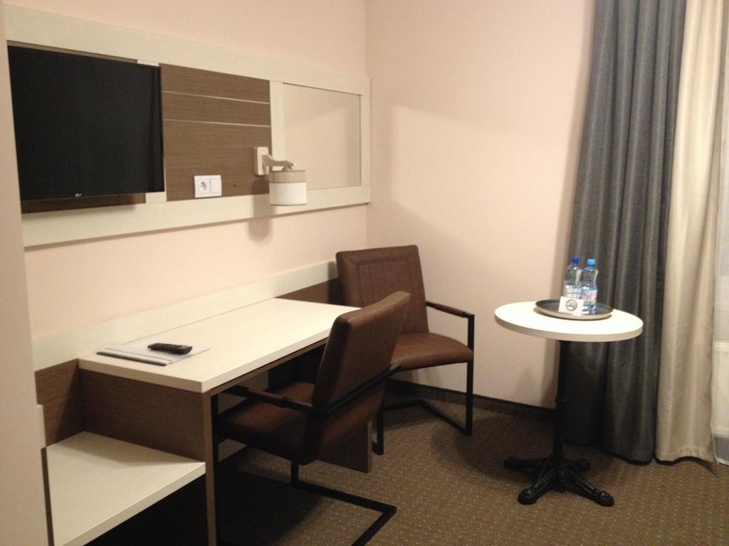 Motelis Bu-Bu Pļaviņas エクステリア 写真