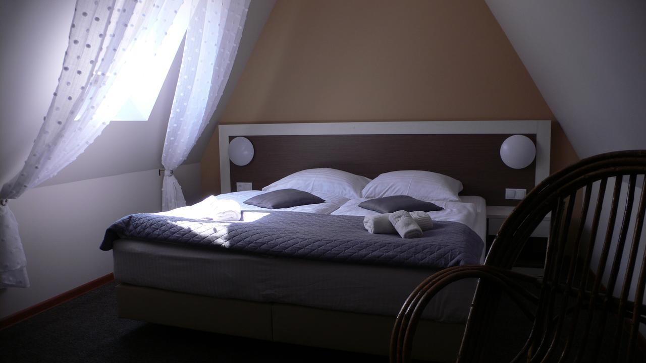 Motelis Bu-Bu Pļaviņas エクステリア 写真