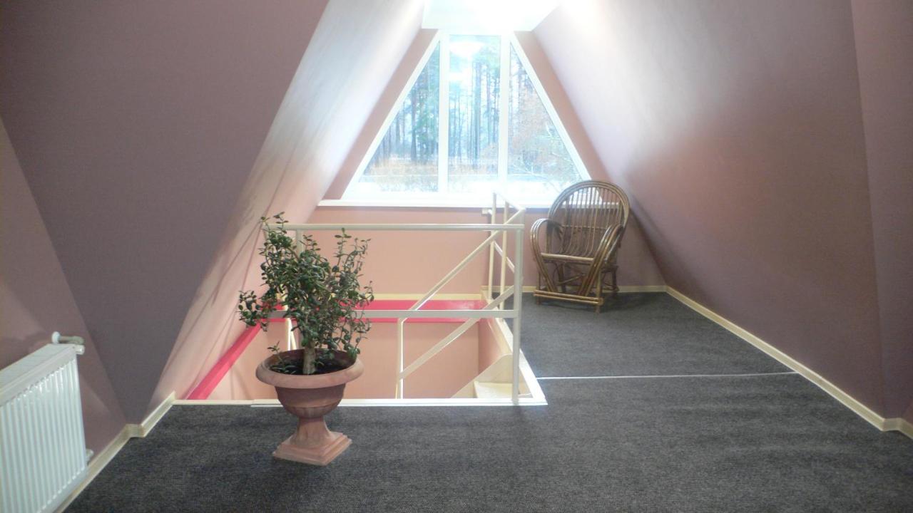 Motelis Bu-Bu Pļaviņas エクステリア 写真